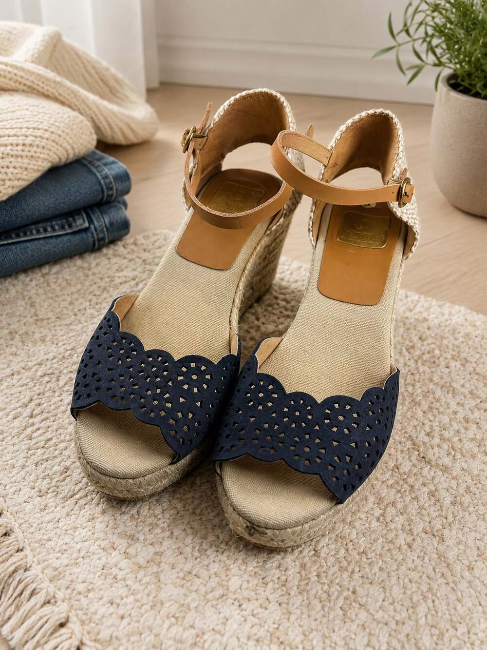 Kanna Espadrille Wedge Sandals Size 8 Navy Scalloped Ankle Strap Spain